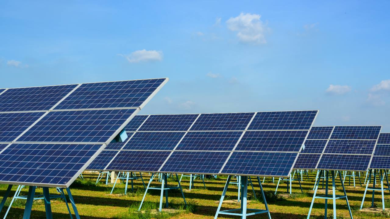 how-to-choose-the-right-solar-panel-system-in-ireland