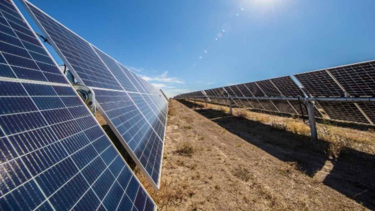 Bifacial Solar Panels 2 sunlight-exposure