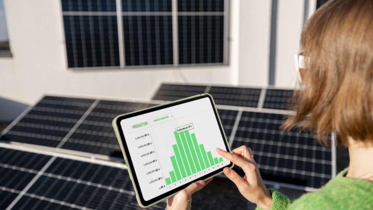 5 Top KPIs to Help Keep Solar Projects on Track 1 system-performance-ratio-in-calculating-solar-panel-roi